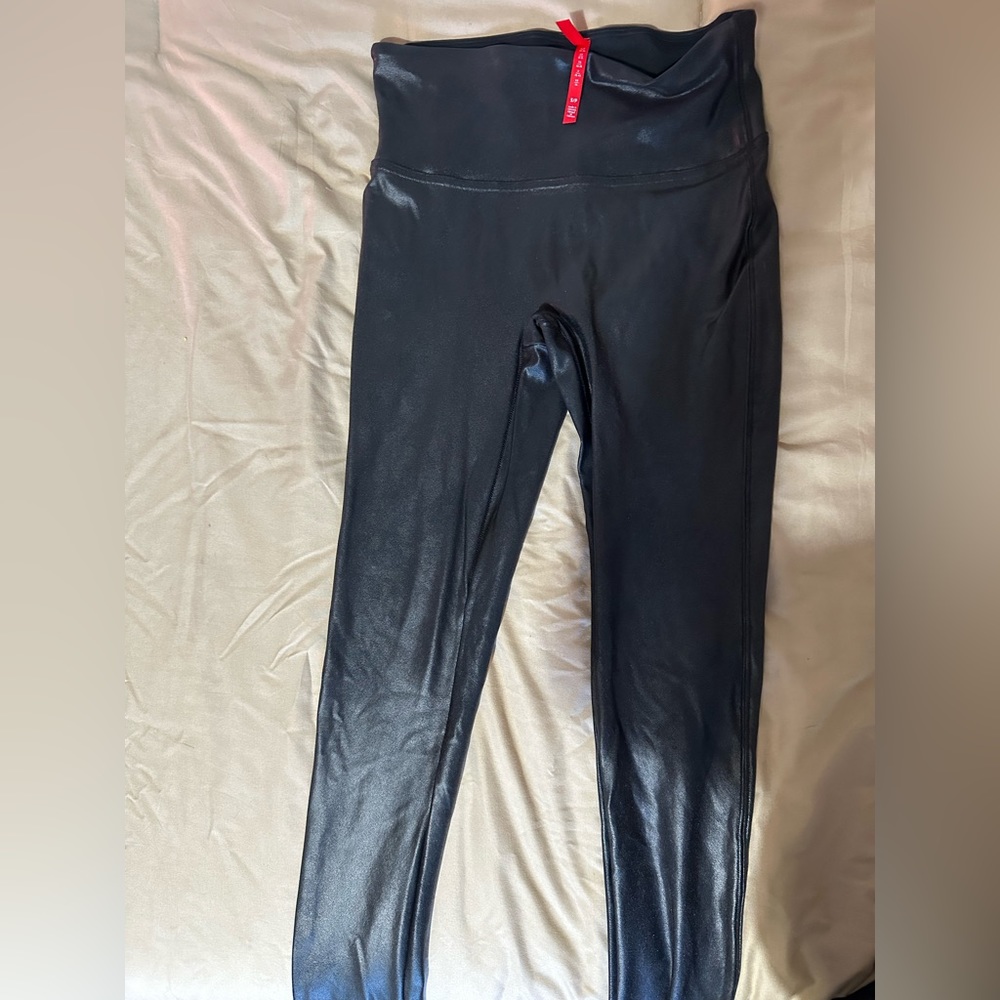 Spanx Faux Leather Leggings. Size small